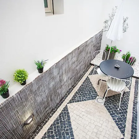 Entre O Carmo E A Trindade *