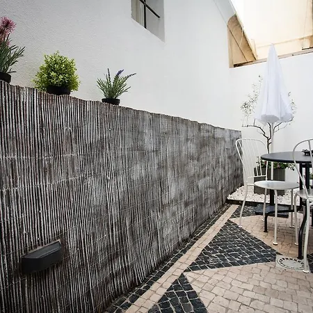 Entre O Carmo E A Trindade